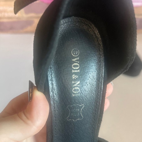 Voi&Noi black suede platform heels size 41 like new with chunky heel