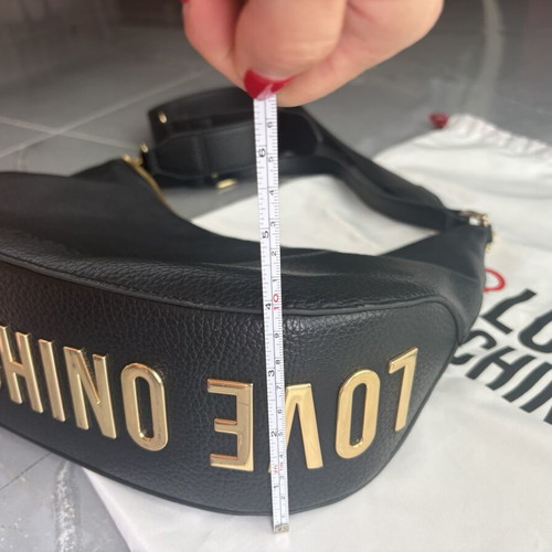 Τσάντα Moschino Love μαύρη χιαστί μεταχειρισμένη
