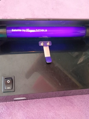 Counterfeit Banknote Detector like new with UV Black Light