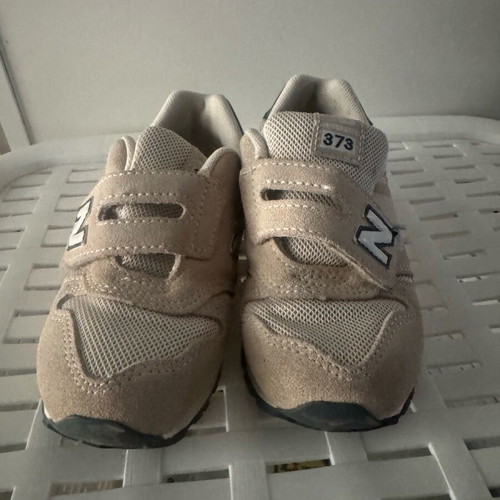 New Balance kids sneakers size 27.5 like new beige