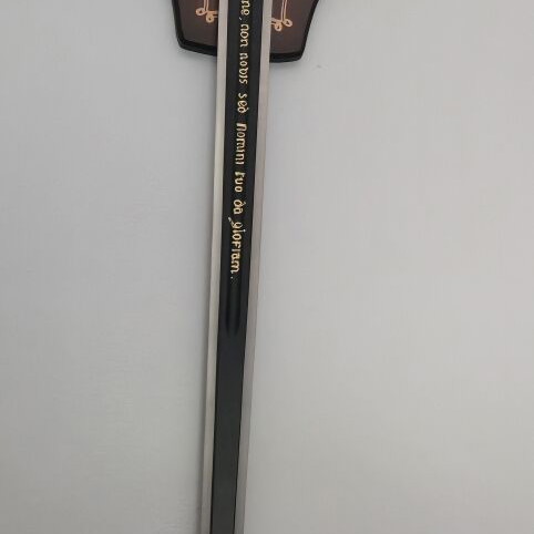 Templar Knight Long Sword 118cm like new with wooden wall mount