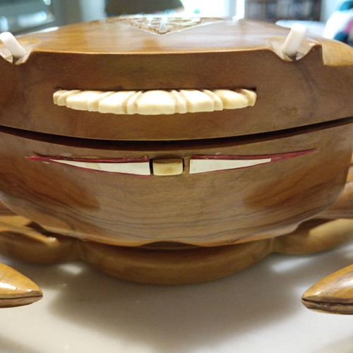 Handmade wooden crab-shaped jewelry box like new