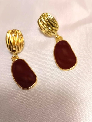 Vintage minimal earrings new, red and gold-tone