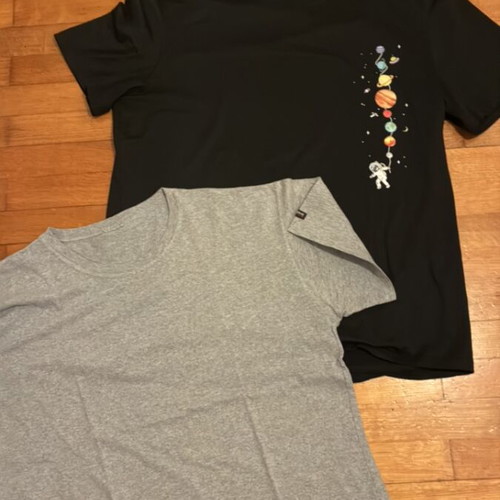 Set of two XL t-shirts Shein like new, black astronaut design and grey cotton