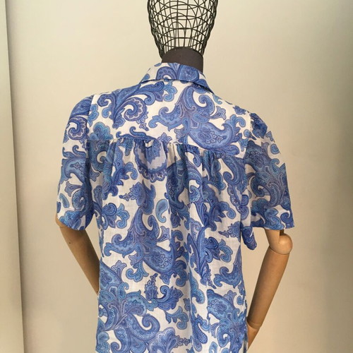 Luisa Spagnoli Women Shirt M like new, blue and white paisley