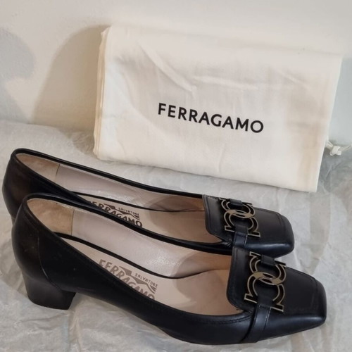 Salvatore Ferragamo shoes size 38.5 used, black pumps