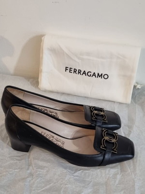 Salvatore Ferragamo shoes size 38.5 used, black pumps