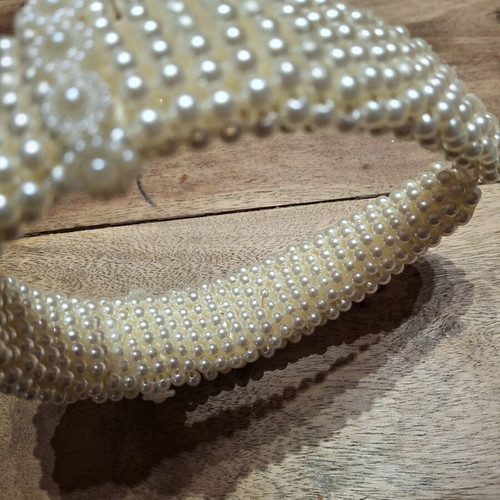 Chunky Pearl Headband like new, elegant wedding accessory