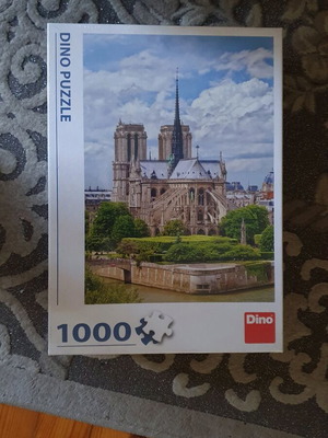 Notre Dame Puzzle 1000 Pieces new