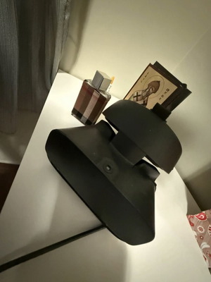 Oculus Rift S used VR accessory for PC with minor controller damage