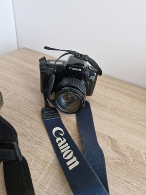 Canon EOS 1000F camera used with case