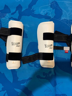 Olympus WT Challenge shin guards like new