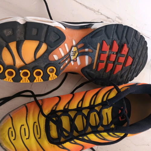 Nike Air Max Plus Sunset size 44 like new, black and orange sneakers