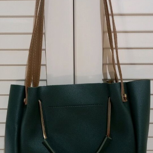 Shoulder or handheld bag green new with zipper