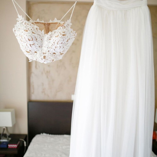 WEDDING DRESS