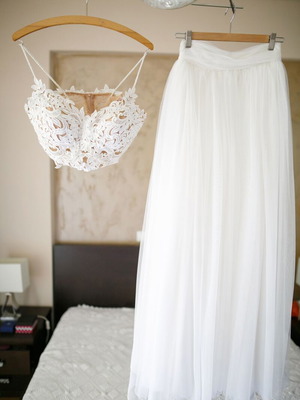 WEDDING DRESS