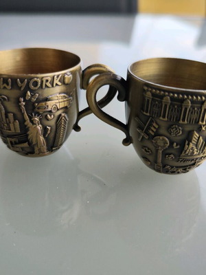 Δύο διακοσμητικά φλυτζάνια με θέμα Νέα Υόρκη σαν καινούργια