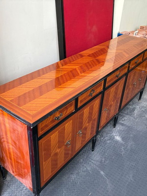 Buffet cabinet with drawers