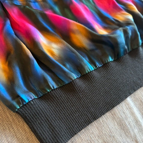 Laltramoda Top like new, colorful abstract print with sequins