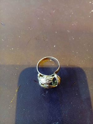 Women's 14k ring 5.24 gr like new