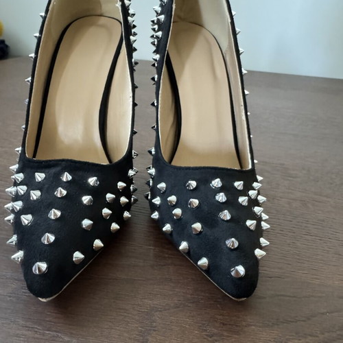 Studded black pumps new, size 37.5