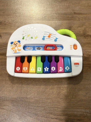 Fisher Price interactive musical piano with lights