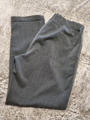 Gray women's pants noM used, size M