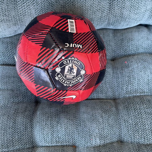 Nike mini ball red used, circumference 45cm