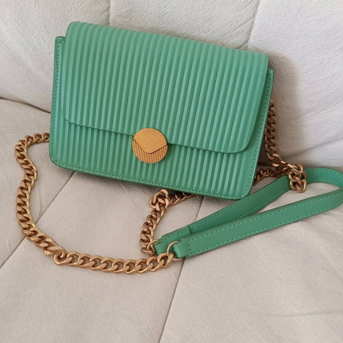 Visone small shoulder bag like new, mint color