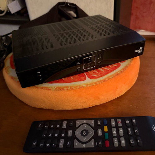 Αποκωδικοποιητής TV μεταχειρισμένος με τηλεχειριστήριο