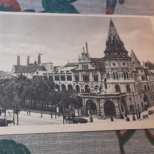 Vintage Munich Löwenbräukeller postcard like new, early 20th century