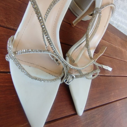 She white sandals like new, size 38, platform style