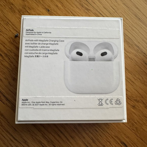 Apple AirPods 3rd Generation with MagSafe Charging Case used