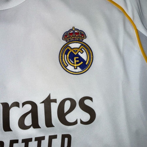 Real Madrid Football Jersey Home 2025/2026 like new