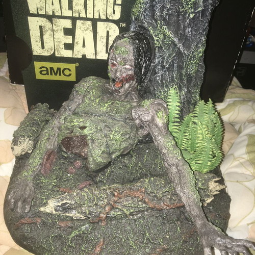 Walking Dead collectible figure season 4 1/4 like new