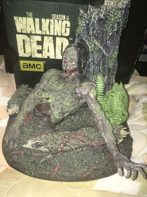 Walking Dead collectible figure season 4 1/4 like new