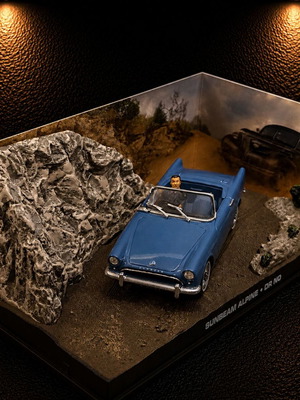 Sunbeam Alpine 1:43 James Bond Dr. No collectible model with diorama base and display case