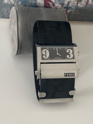 Ρολόι Fendi γυναικείο μεταχειρισμένο, αρχές 2000s με κουτί και κάρτες
