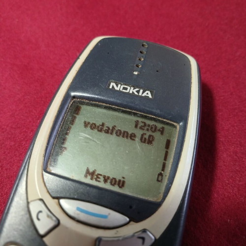 Nokia 3310 classic mobile phone used, blue