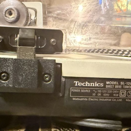 Technics SL-1200mk2 turntable used, excellent condition