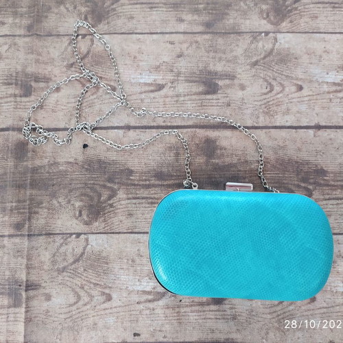 Small Thiros and Accesorize bags used