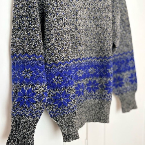 Wool knitted pullover like new, gray with blue