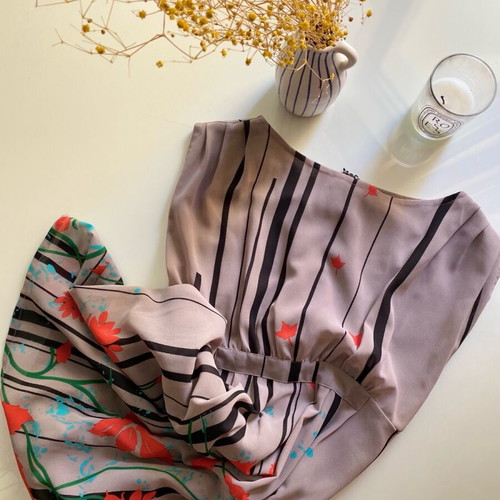 Floral aaiko dress like new, gray, size S