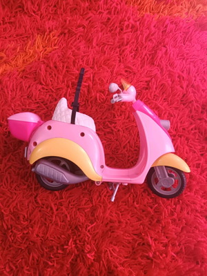 Barbie Vespa like new with stand and helmet case