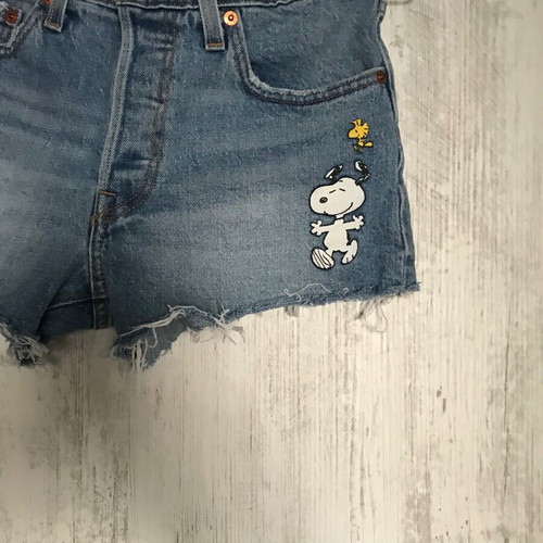Levi’s shorts with Snoopy size 24