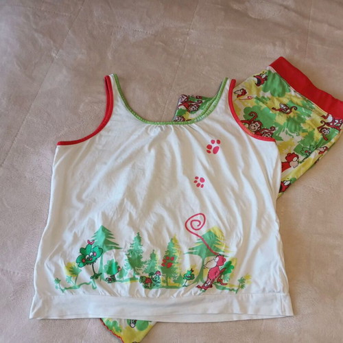 Vamp women's pajamas size M, cotton, like new, capri set