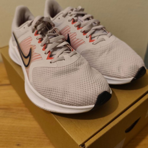 Αθλητικά Παπούτσια Nike WMNS Downshifter 11 μεταχειρισμένα, νούμερο 40,5, πολύχρωμα