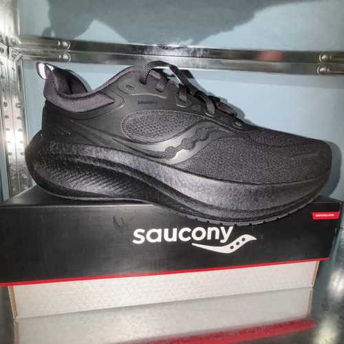 Saucony men's running shoes size 44 new, black