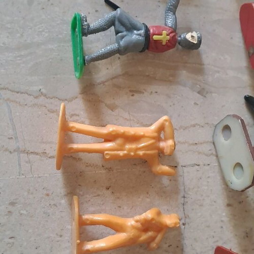 Small figures in good condition, pack