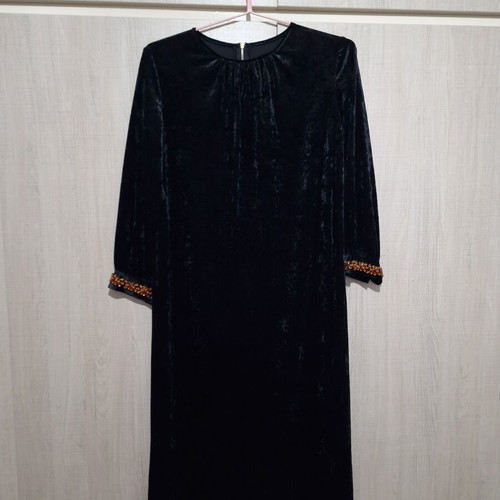 Velvet midaxi dress new with glass rhinestones size M to L